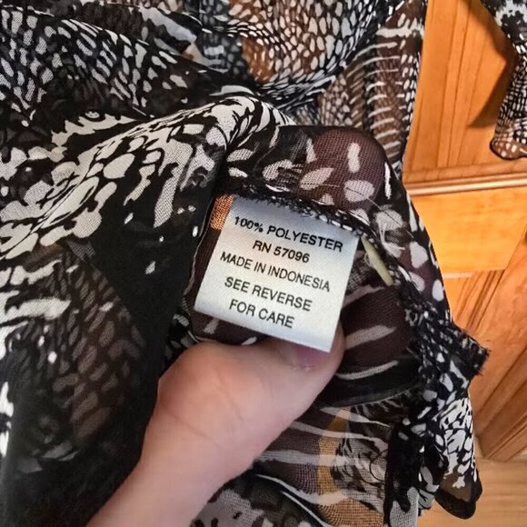 Like New Vintage Nicola Snakeskin print Sheer Button-Up Blouse Size Medium - Picture 7 of 7